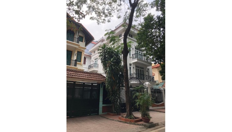 Bán Gấp biệt thự  Lão Thành Cách Mạng, 180m, 50 Tỷ, chủ nhà gửi Bank.